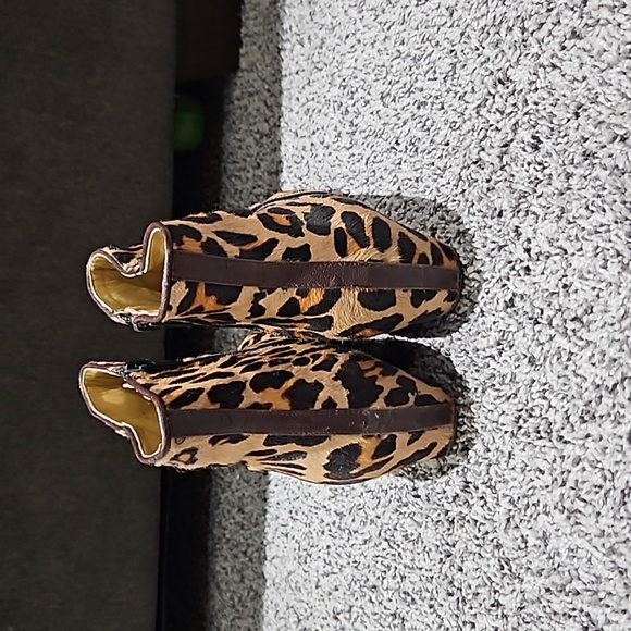 Nine West animal print boots. Sz 8½ - Picture 3 of 4